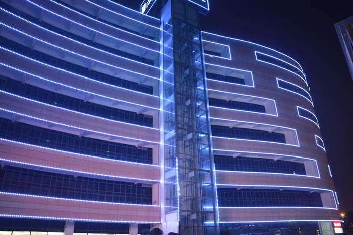 如何突出建筑外墙楼体亮化设计的夜景效果